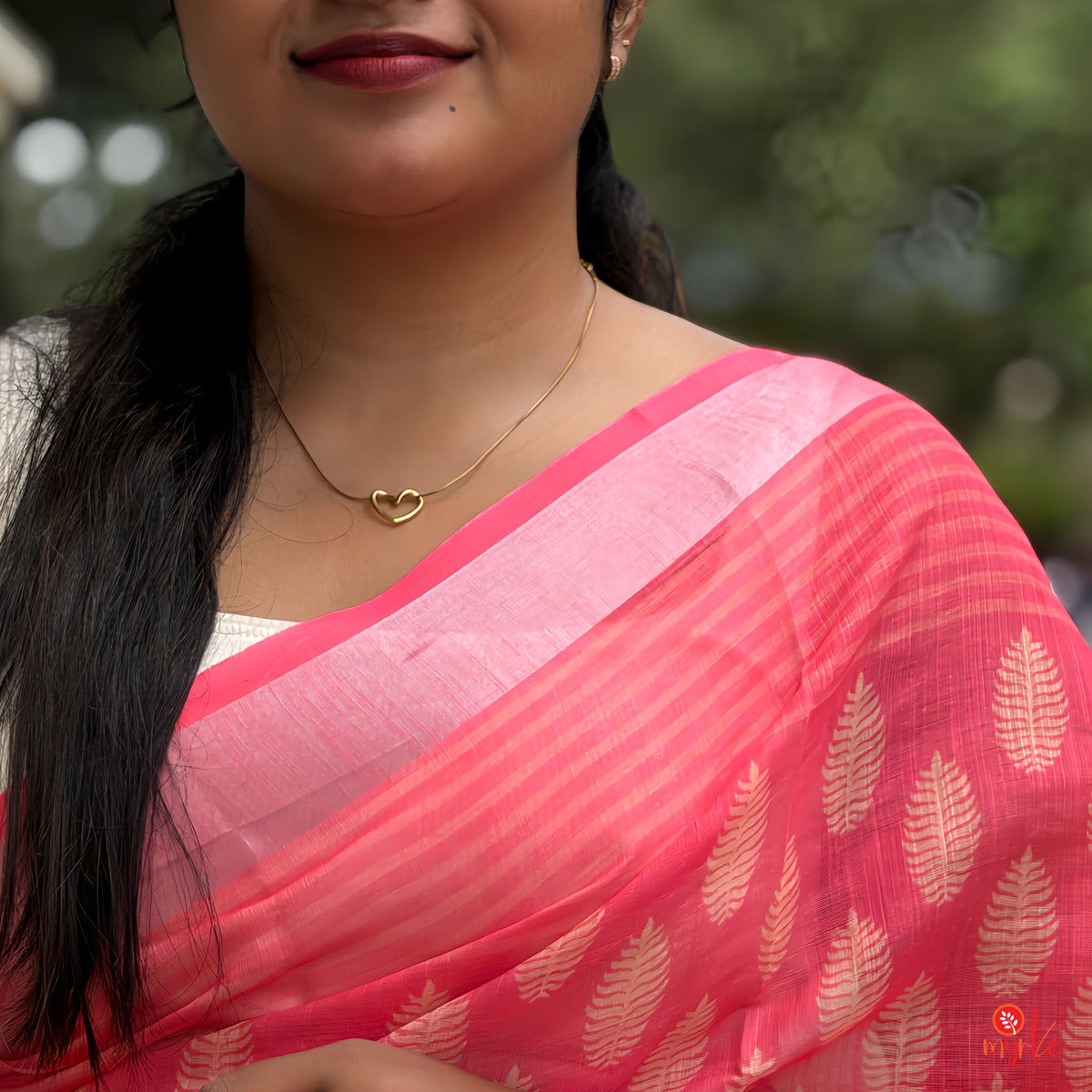Elegant Pink Linen Saree with Zari Border