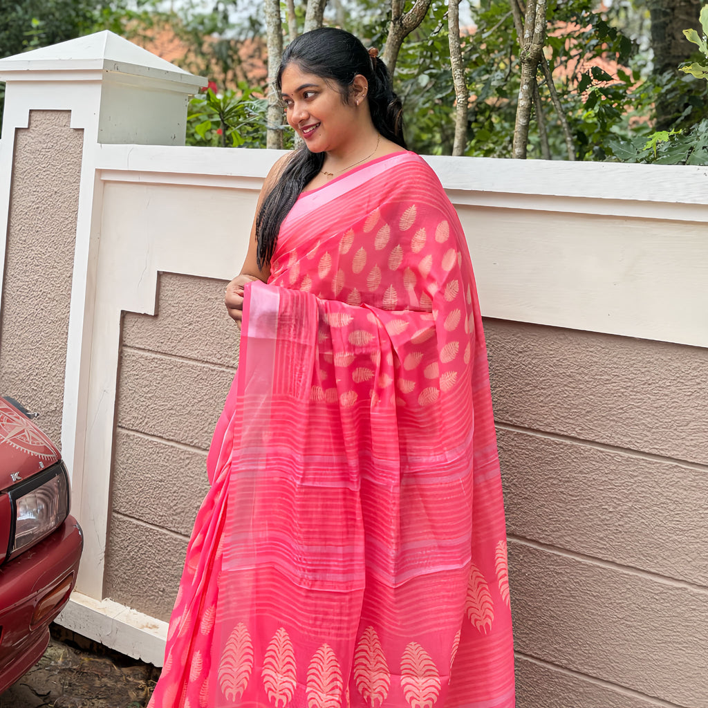 Elegant Pink Linen Saree with Zari Border